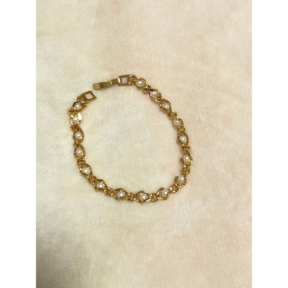 Gold Tone Faux Pearls Bracelet 8”